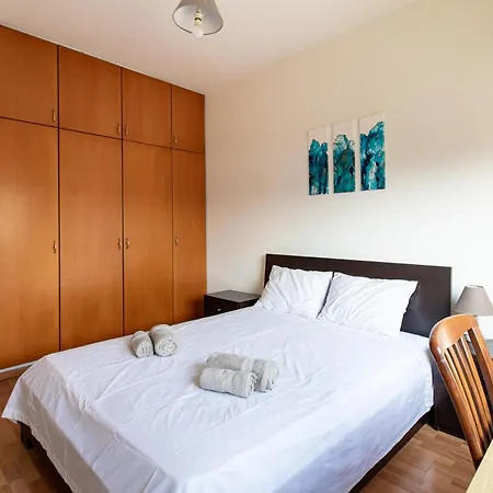Apartment 3 Bedroom *